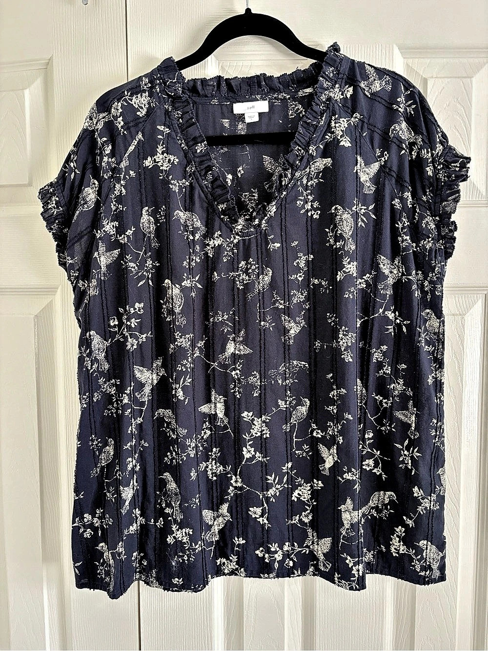 J. Jill Textured Floral Ruffle Neck Blouse in Blue & Cream Size Large